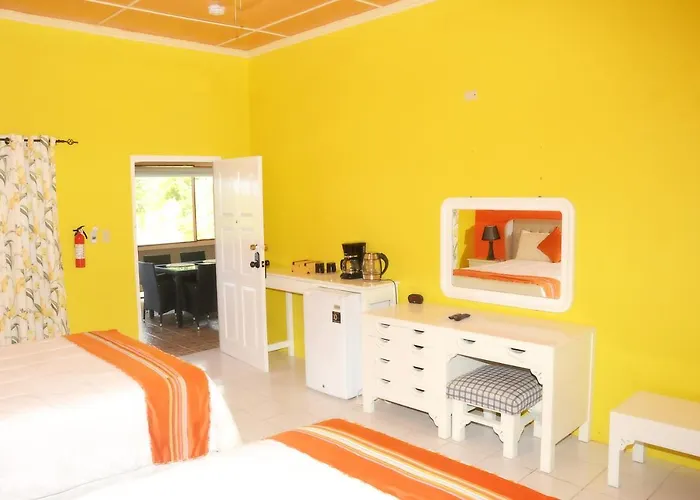 Vision With Dreams Guest house Runaway Bay